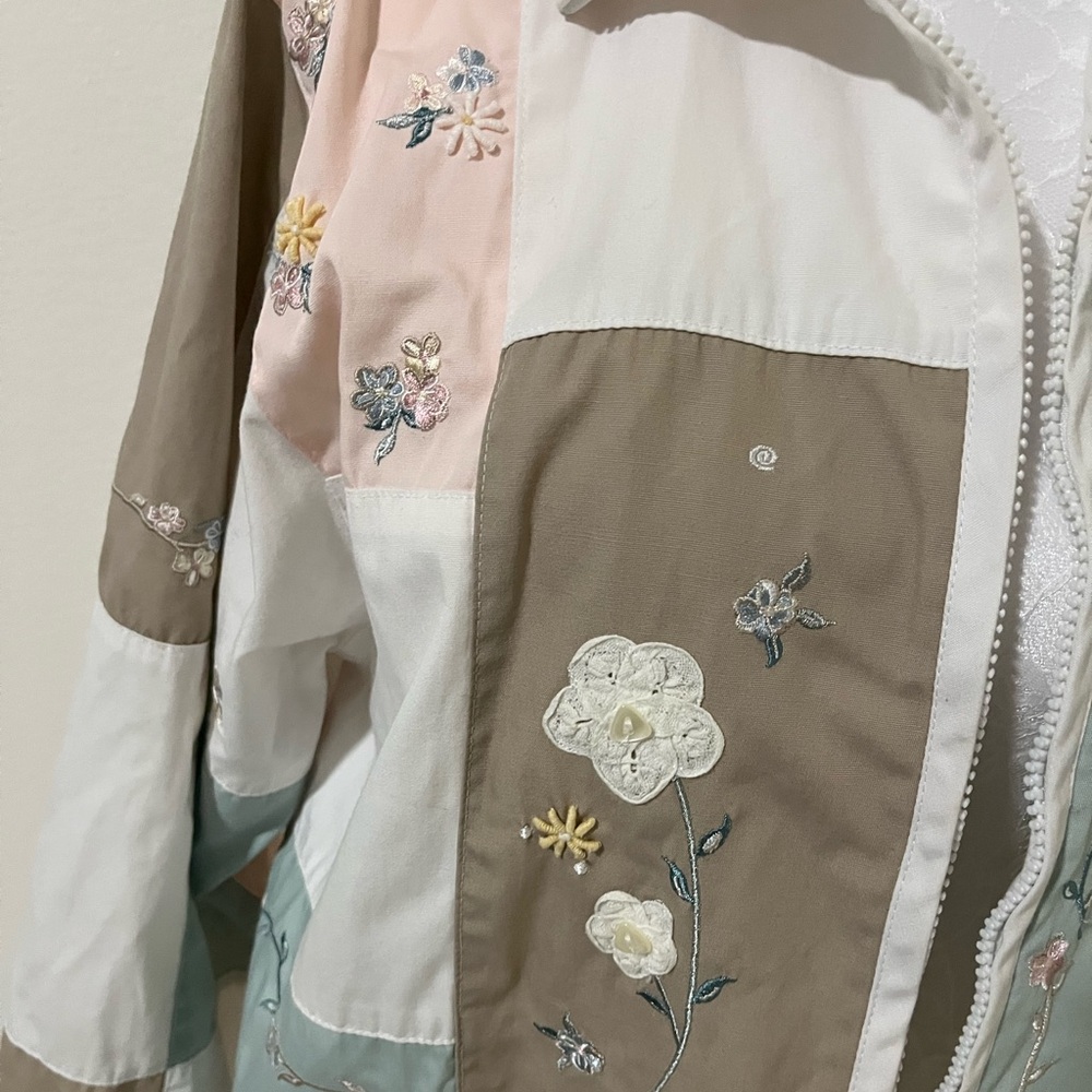 Vintage Multi-Coloured Patchwork Floral Embroider… - image 2